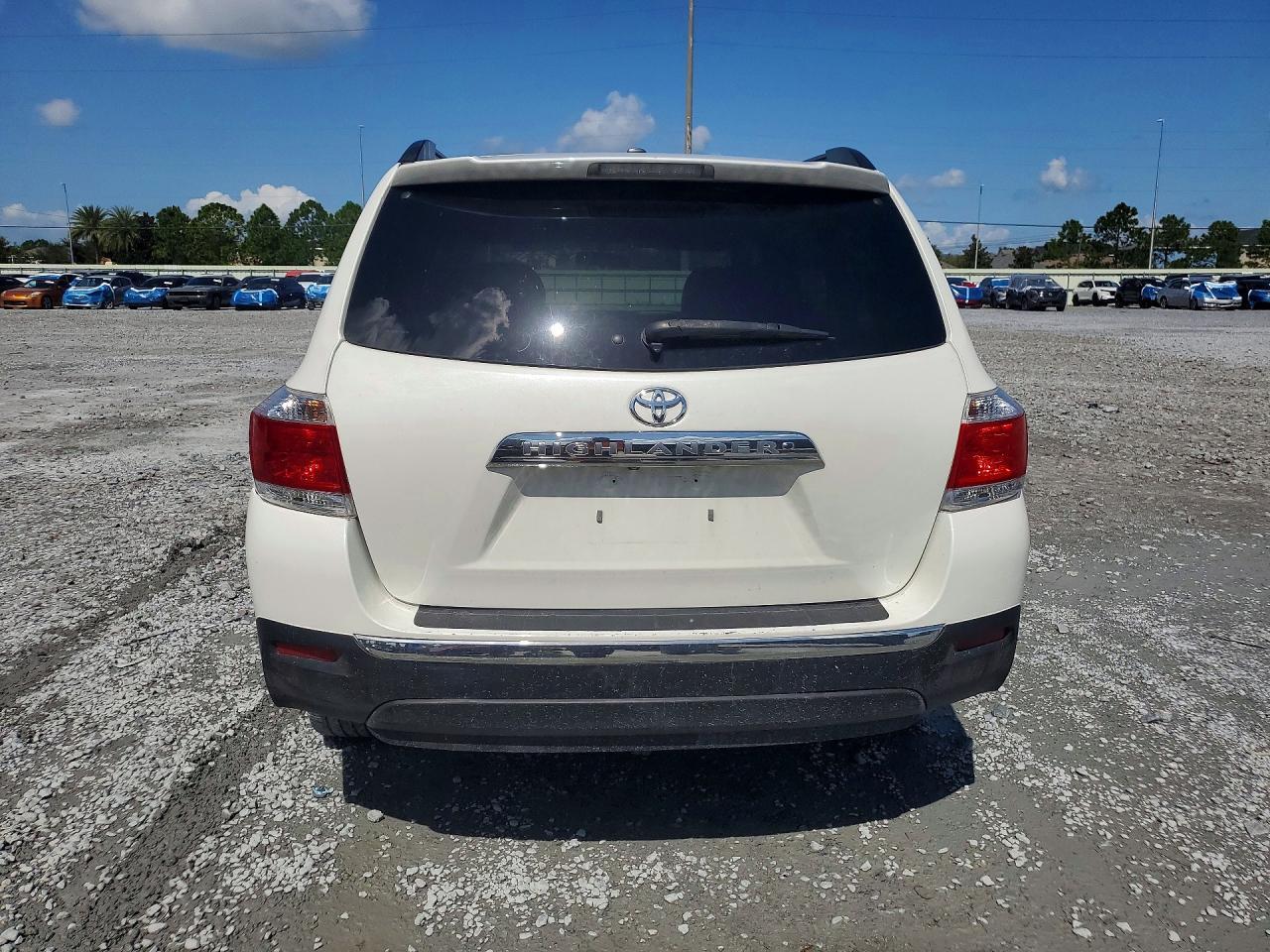2011 TOYOTA HIGHLANDER BASE — Фото 6 из 13