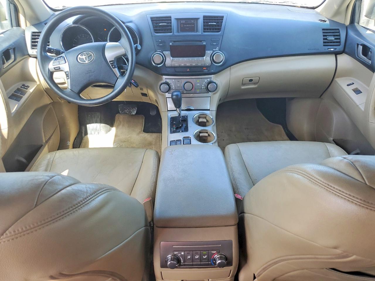 2011 TOYOTA HIGHLANDER BASE — Фото 8 из 13