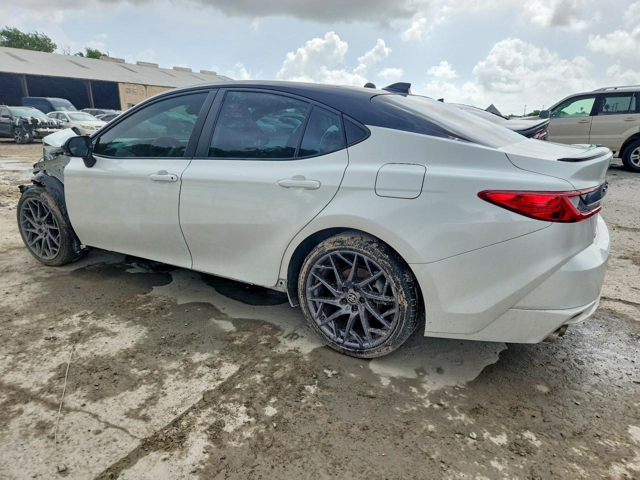 2025 TOYOTA CAMRY XSE — Фото 2 из 12