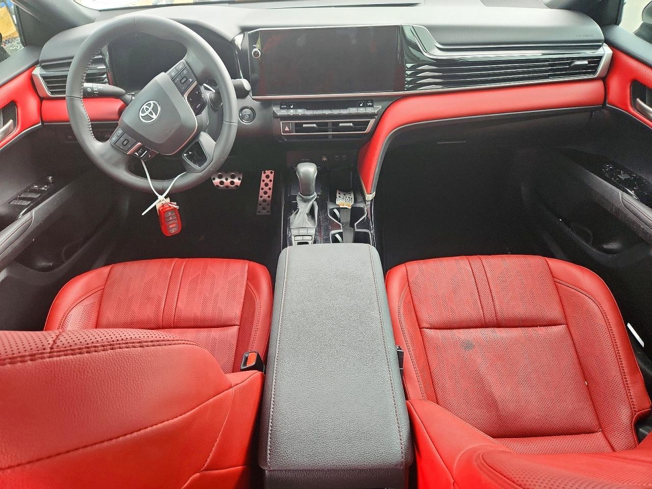 2025 TOYOTA CAMRY XSE — Фото 8 из 12