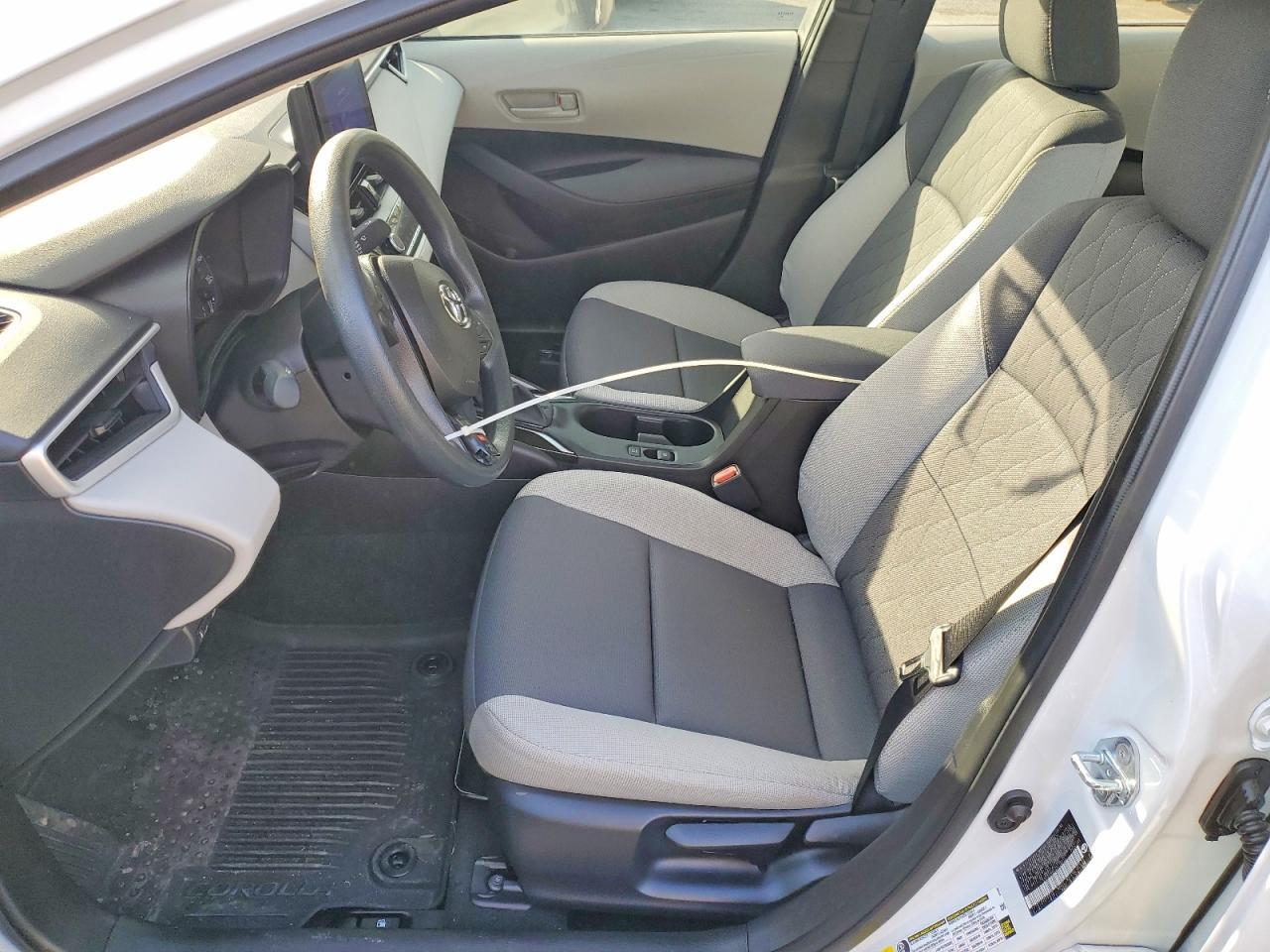 2025 TOYOTA COROLLA LE — Фото 7 из 12