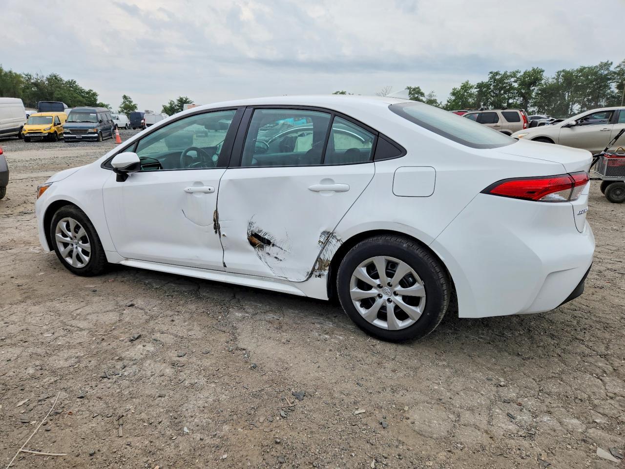2025 TOYOTA COROLLA LE — Фото 2 из 12