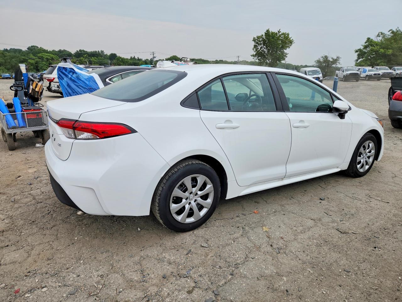 2025 TOYOTA COROLLA LE — Фото 3 из 12