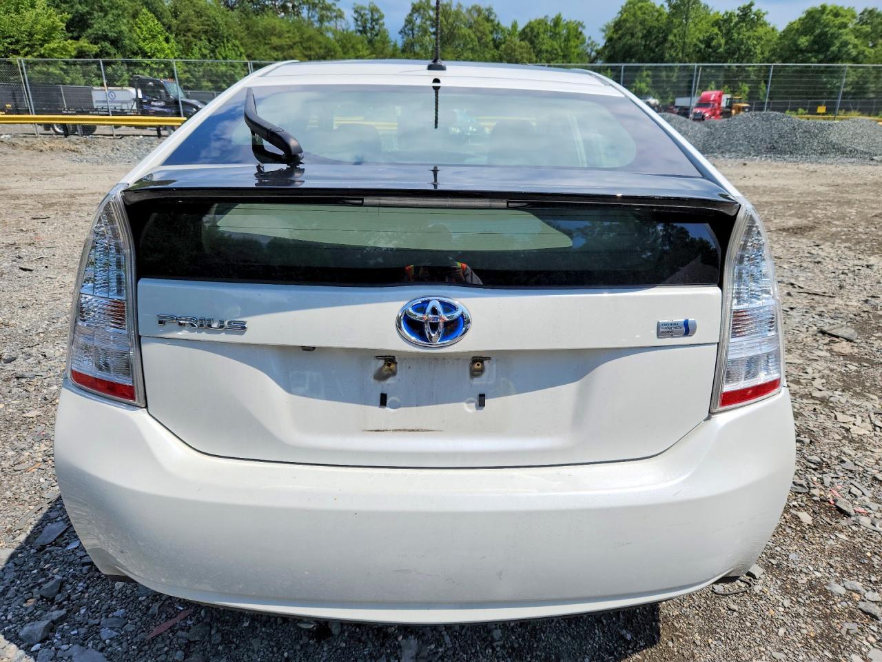 JTDKN3DU7B0325322 2011 TOYOTA PRIUS photo no. 6