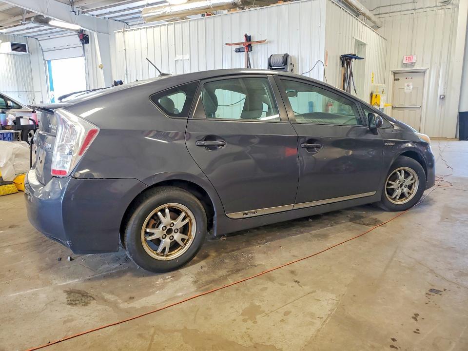 2011 TOYOTA PRIUS THREE — Фото 3 из 13