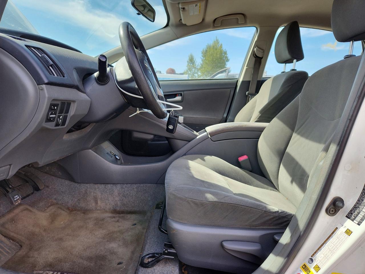 2011 TOYOTA PRIUS TWO — Фото 7 из 12