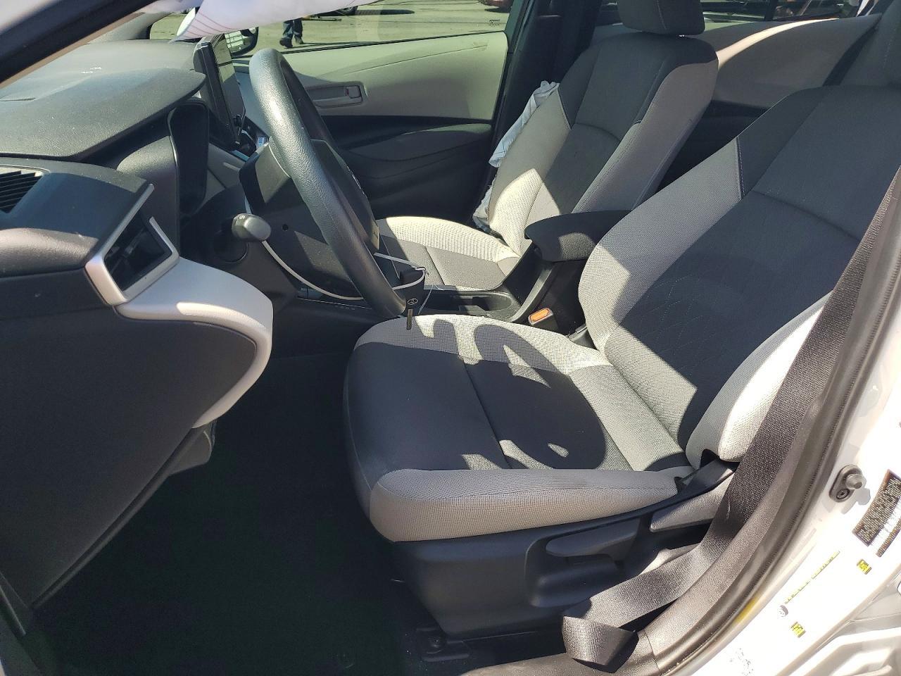 2025 TOYOTA COROLLA LE — Фото 7 из 12