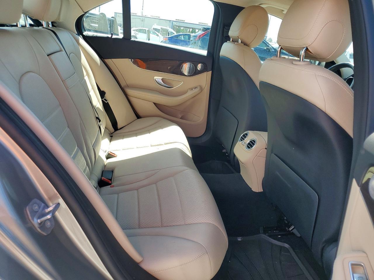 2021 MERCEDES-BENZ C 300 — Фото 10 из 13