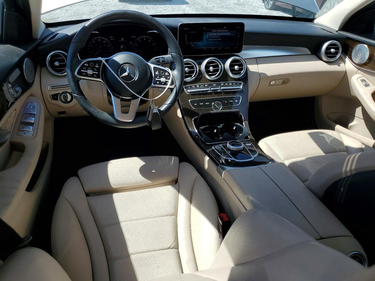 2021 MERCEDES-BENZ C 300 — Фото 8 из 13
