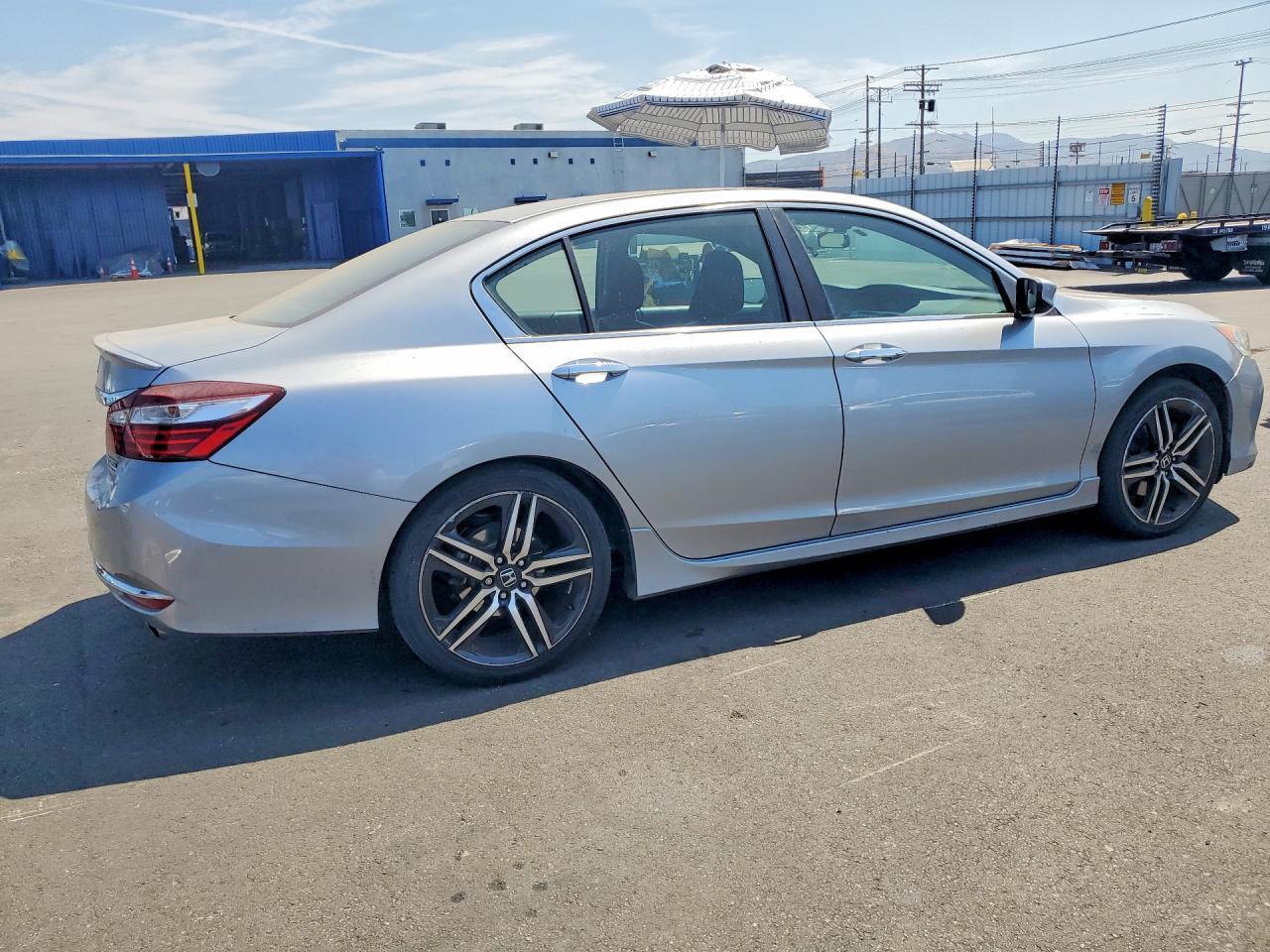 2017 HONDA ACCORD SPORT SPECIAL EDITION — Фото 3 из 12