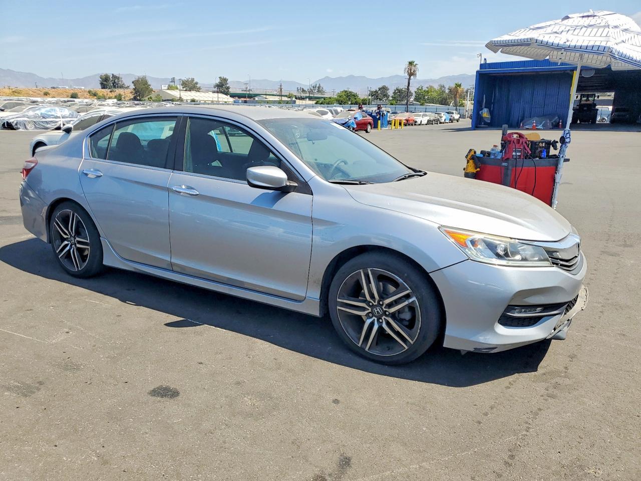 2017 HONDA ACCORD SPORT SPECIAL EDITION — Фото 4 из 12