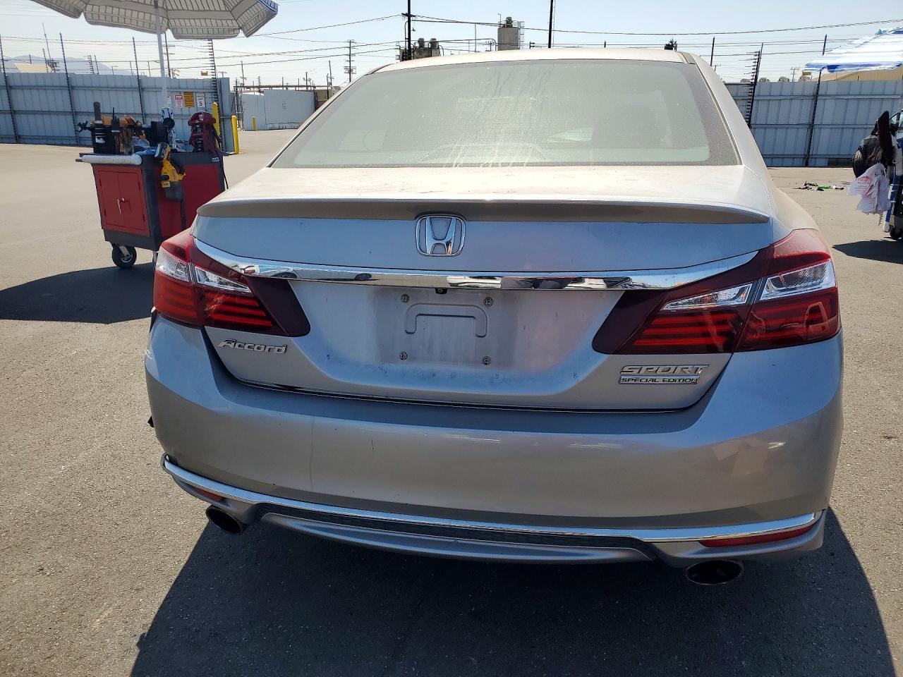 2017 HONDA ACCORD SPORT SPECIAL EDITION — Фото 6 из 12