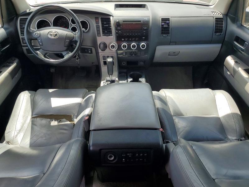 2011 TOYOTA SEQUOIA SR5 — Фото 8 из 13