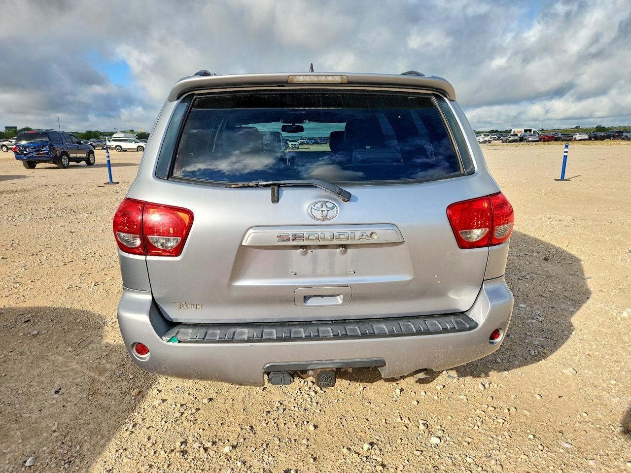 5TDZM5G17BS003159 2011 TOYOTA SEQUOIA photo no. 6