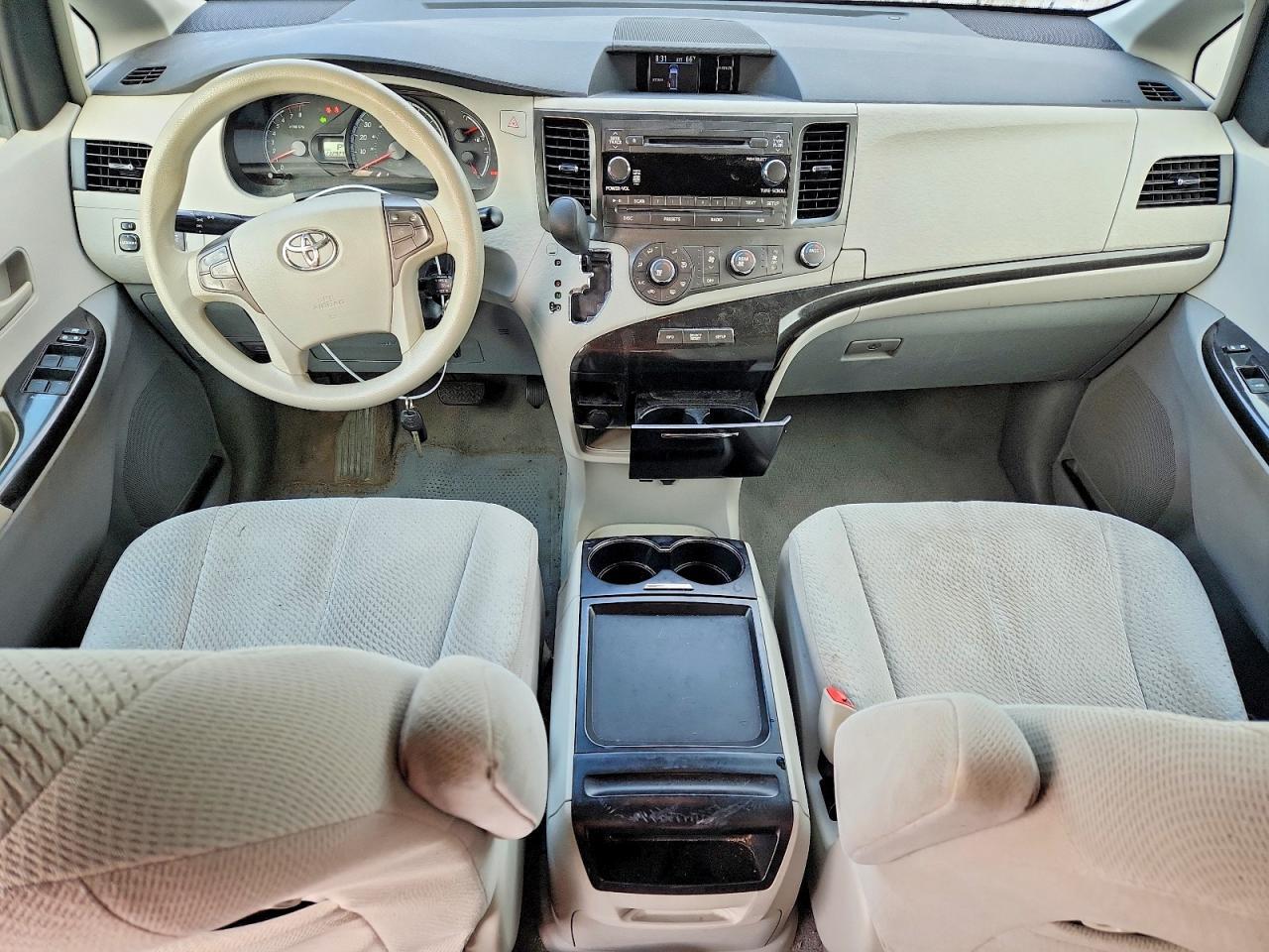 2011 TOYOTA SIENNA LE — Фото 8 из 13