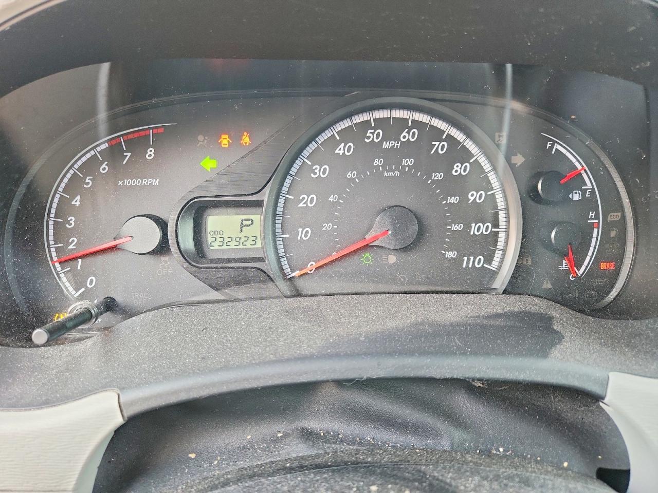 2011 TOYOTA SIENNA LE — Фото 9 из 13