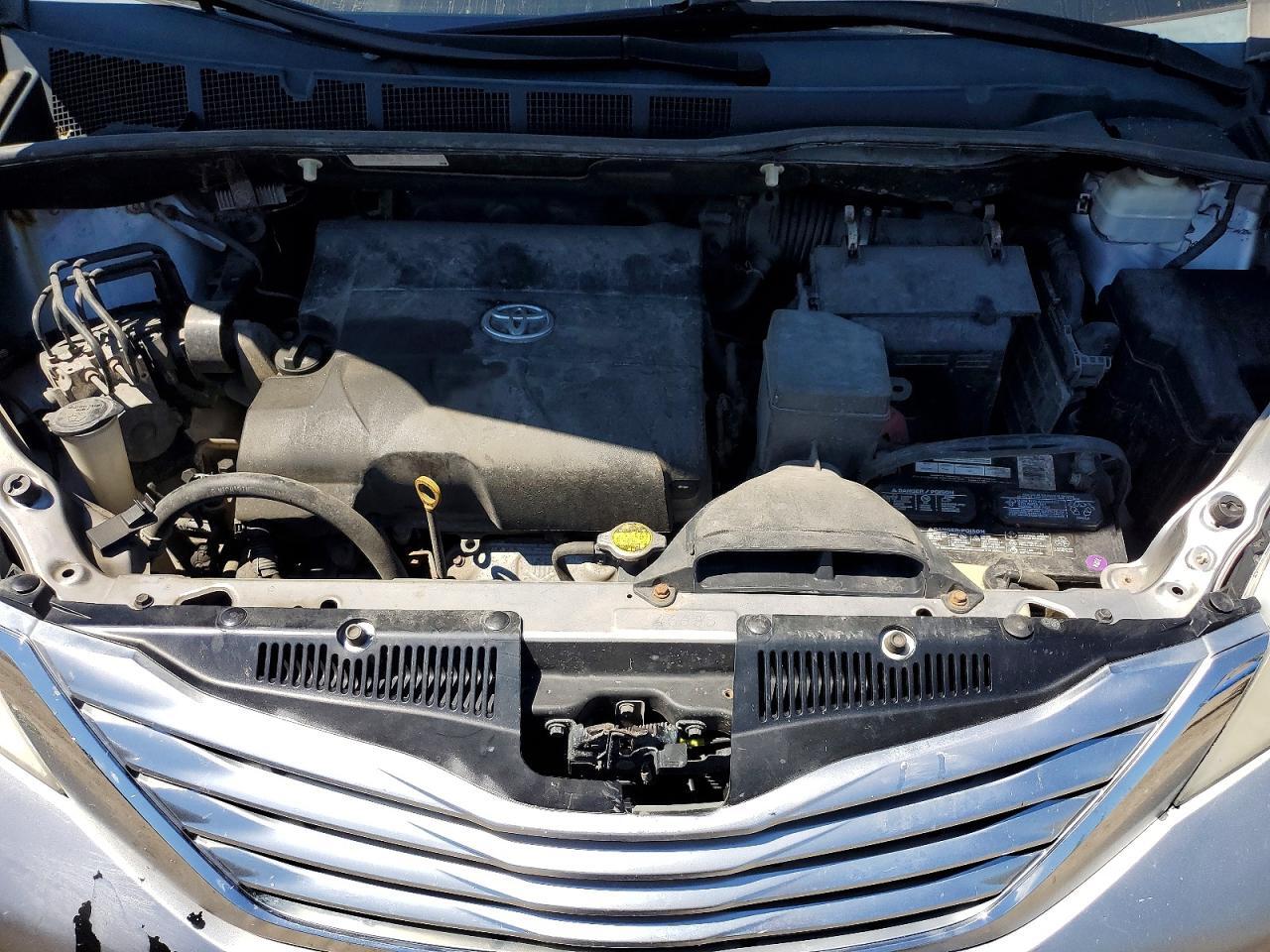 2011 TOYOTA SIENNA XLE 7-PASSENGER — Фото 12 из 13