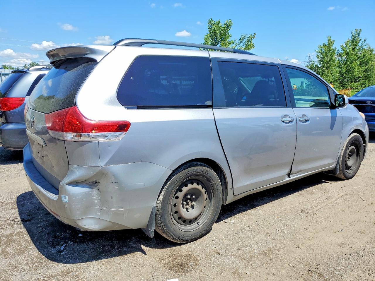 2011 TOYOTA SIENNA XLE 7-PASSENGER — Фото 3 из 13