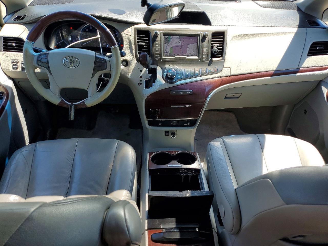 2011 TOYOTA SIENNA XLE 7-PASSENGER — Фото 8 из 13