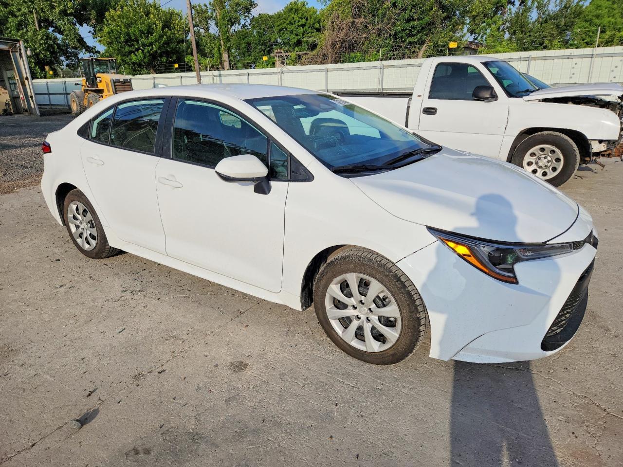 2025 TOYOTA COROLLA LE — Фото 4 из 12