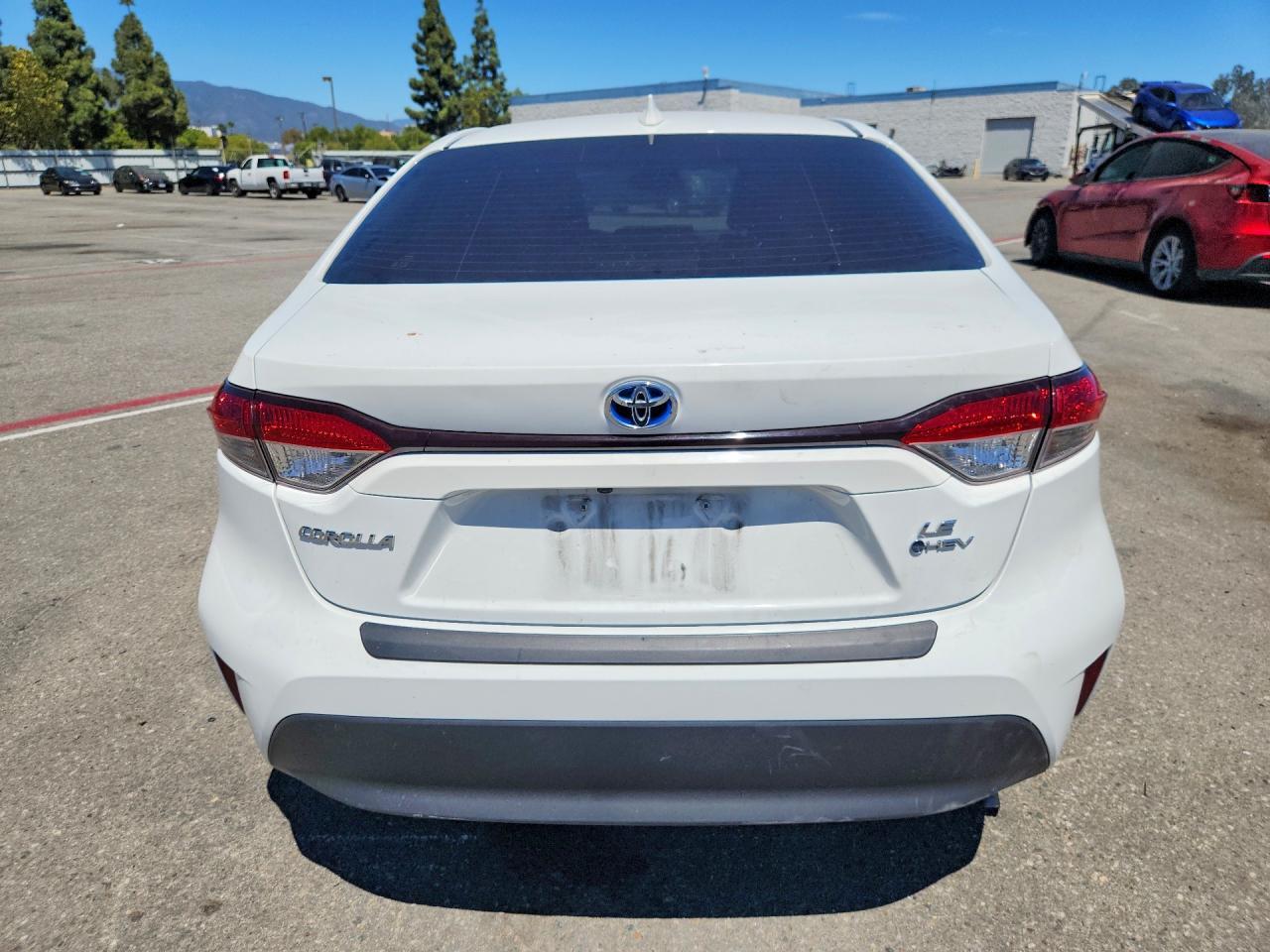 2025 TOYOTA COROLLA HYBRID LE — Фото 6 из 12