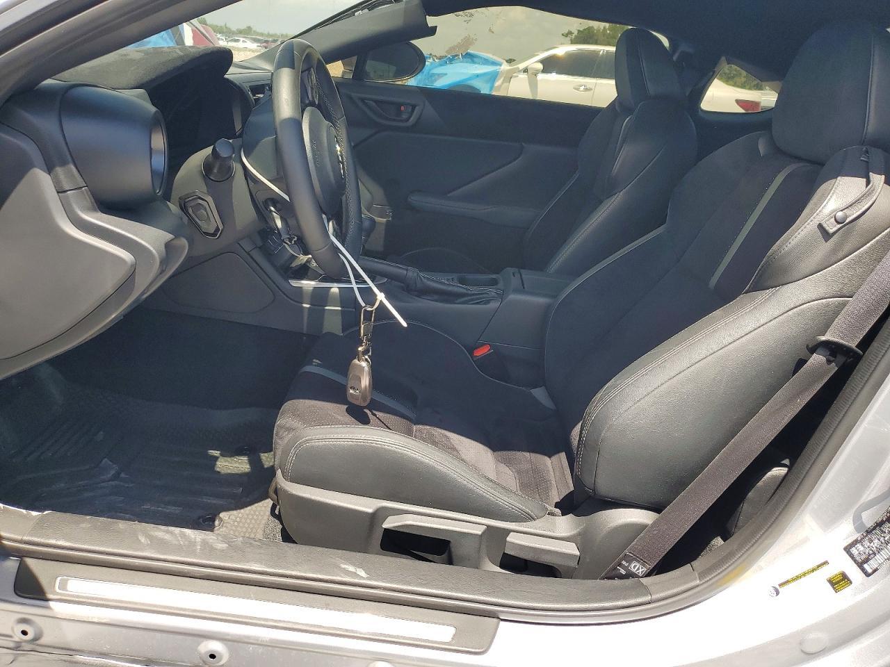 2025 TOYOTA GR 86 PREMIUM — Фото 7 из 12