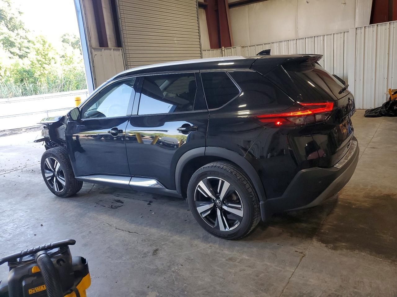 2021 NISSAN ROGUE SL — Фото 2 из 12