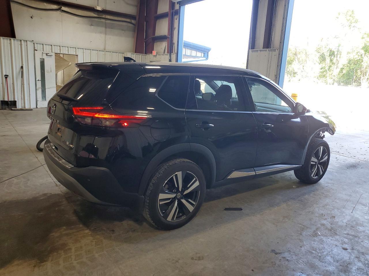 2021 NISSAN ROGUE SL — Фото 3 из 12