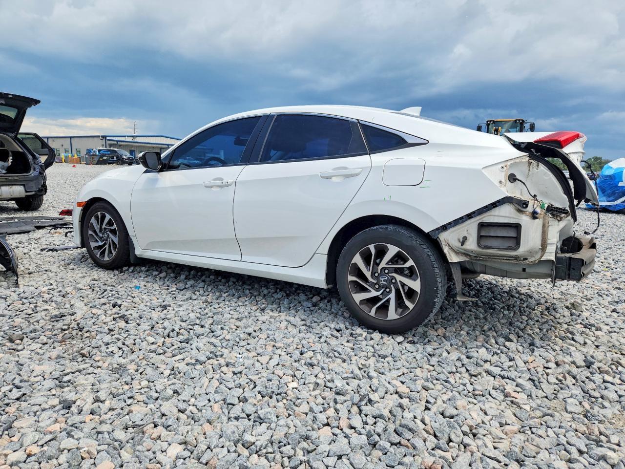 2017 HONDA CIVIC EX — Фото 2 из 13