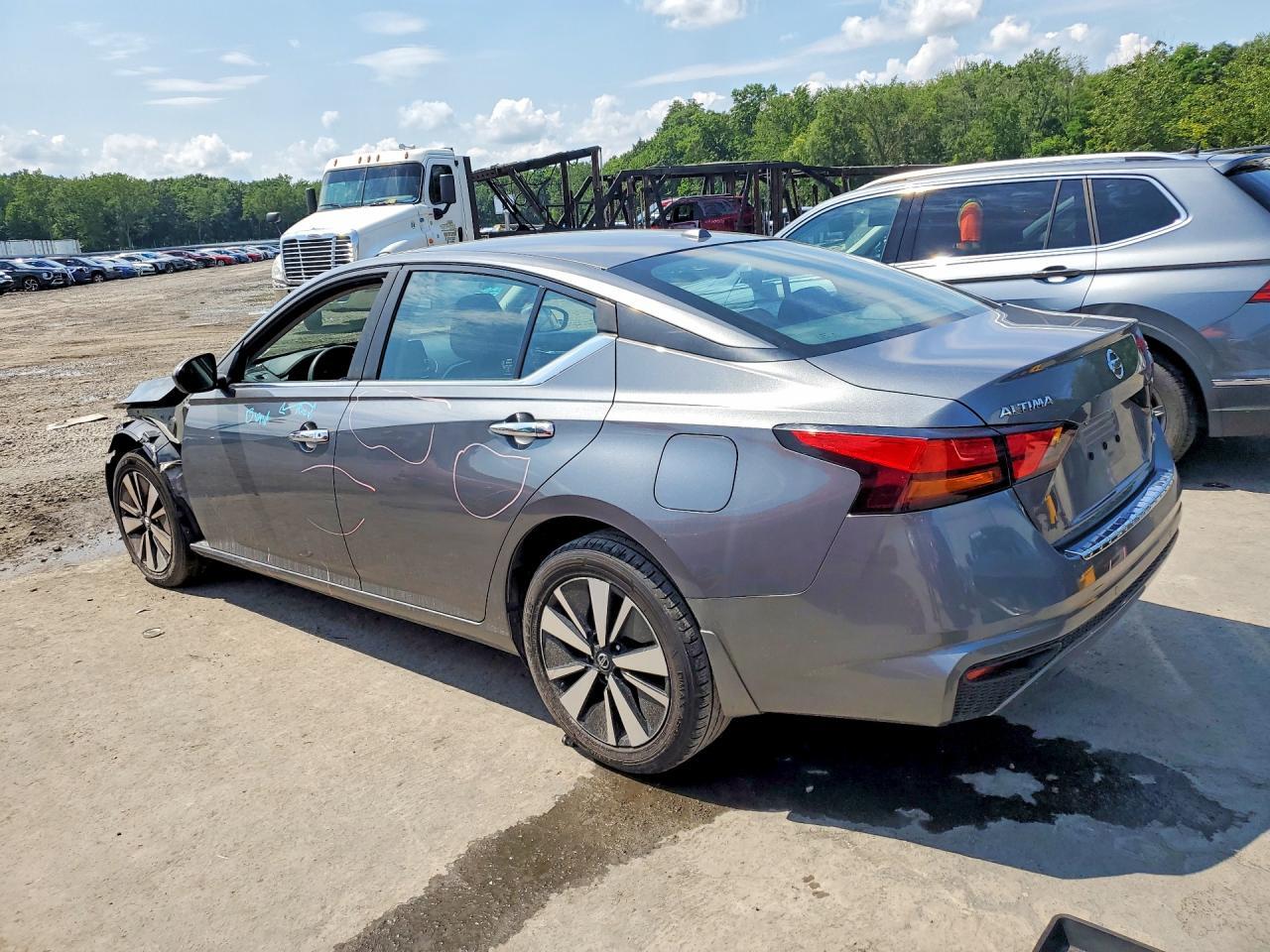 2021 NISSAN ALTIMA SV — Фото 2 из 12