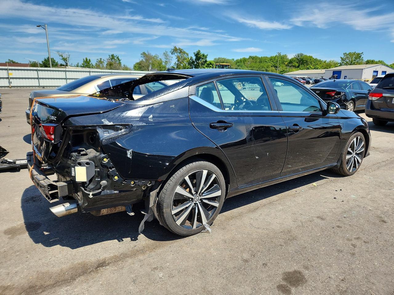 2021 NISSAN ALTIMA SR — Фото 3 из 13