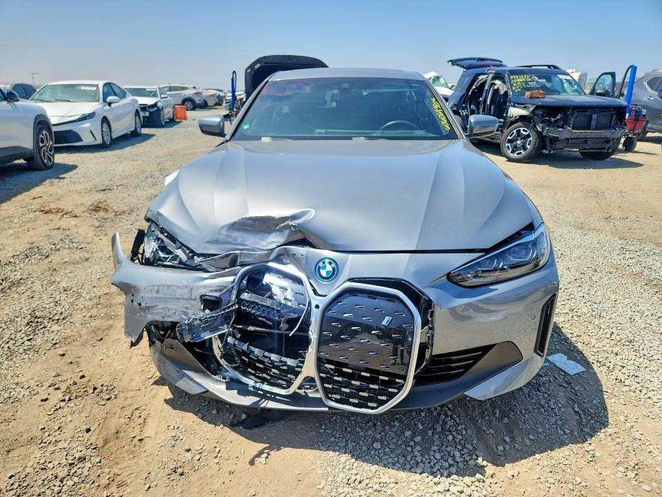 2024 BMW I4 EDRIVE 35 — Фото 5 из 12