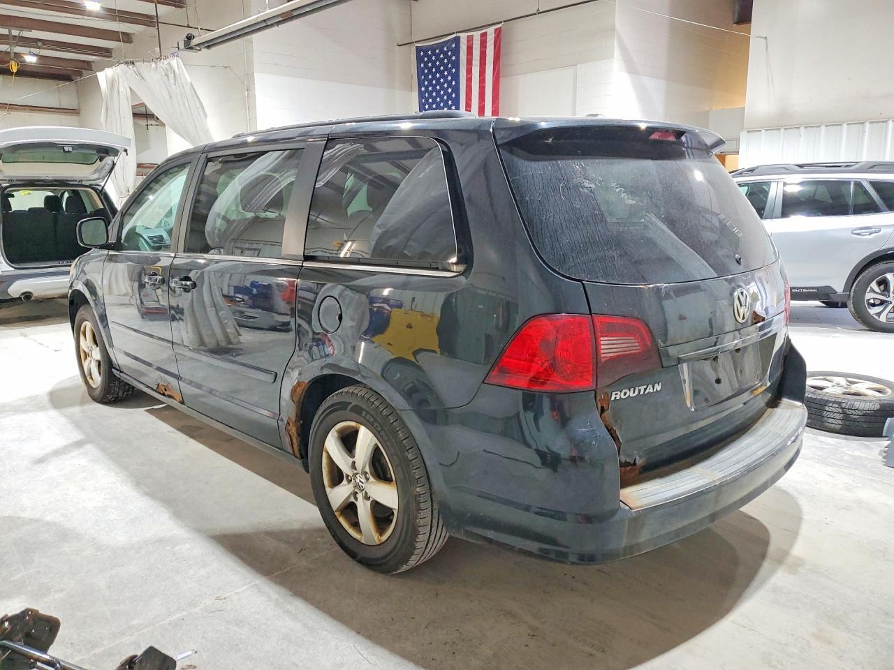 2011 VOLKSWAGEN ROUTAN SE — Фото 2 из 14
