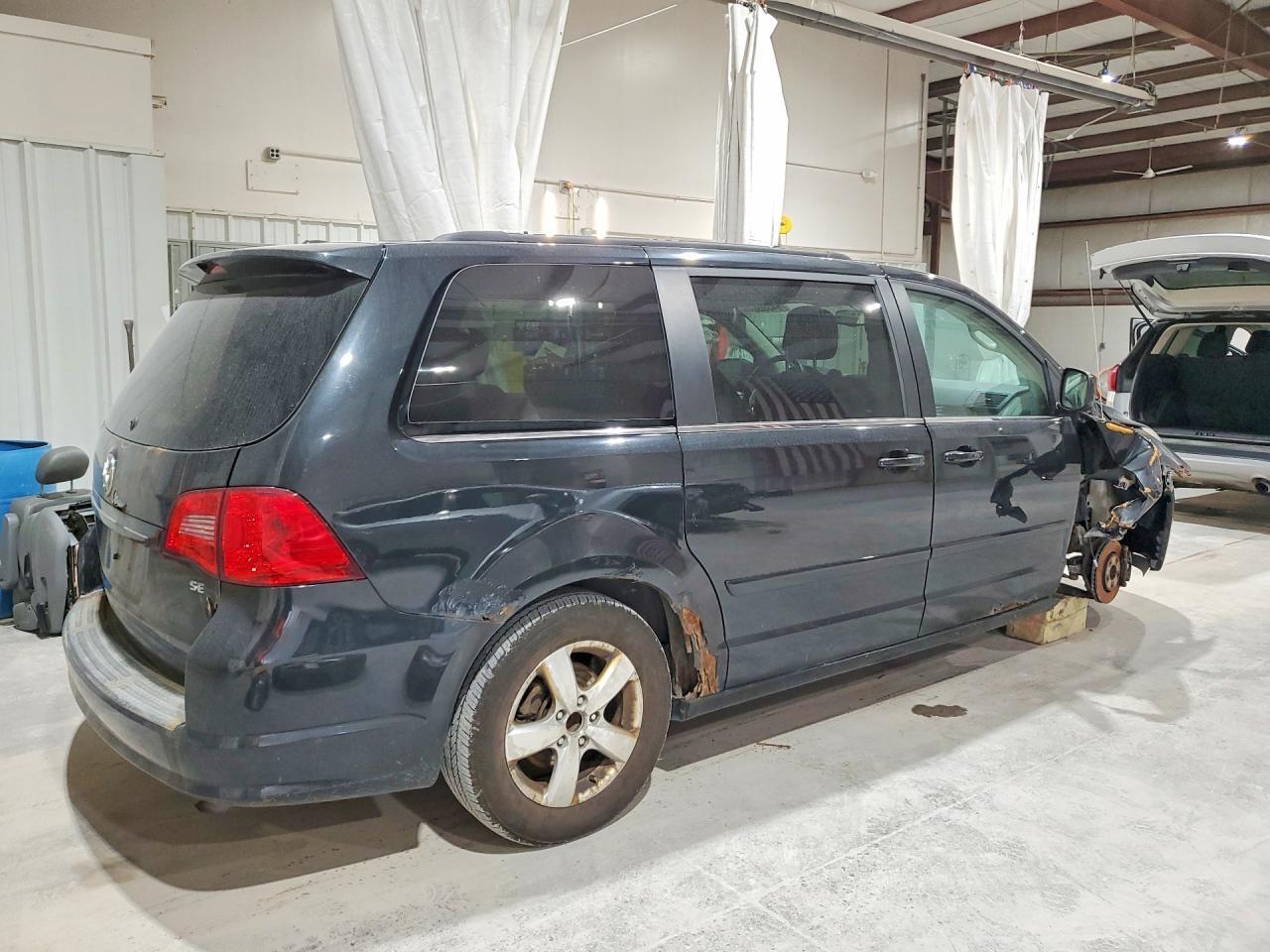 2011 VOLKSWAGEN ROUTAN SE — Фото 3 из 14