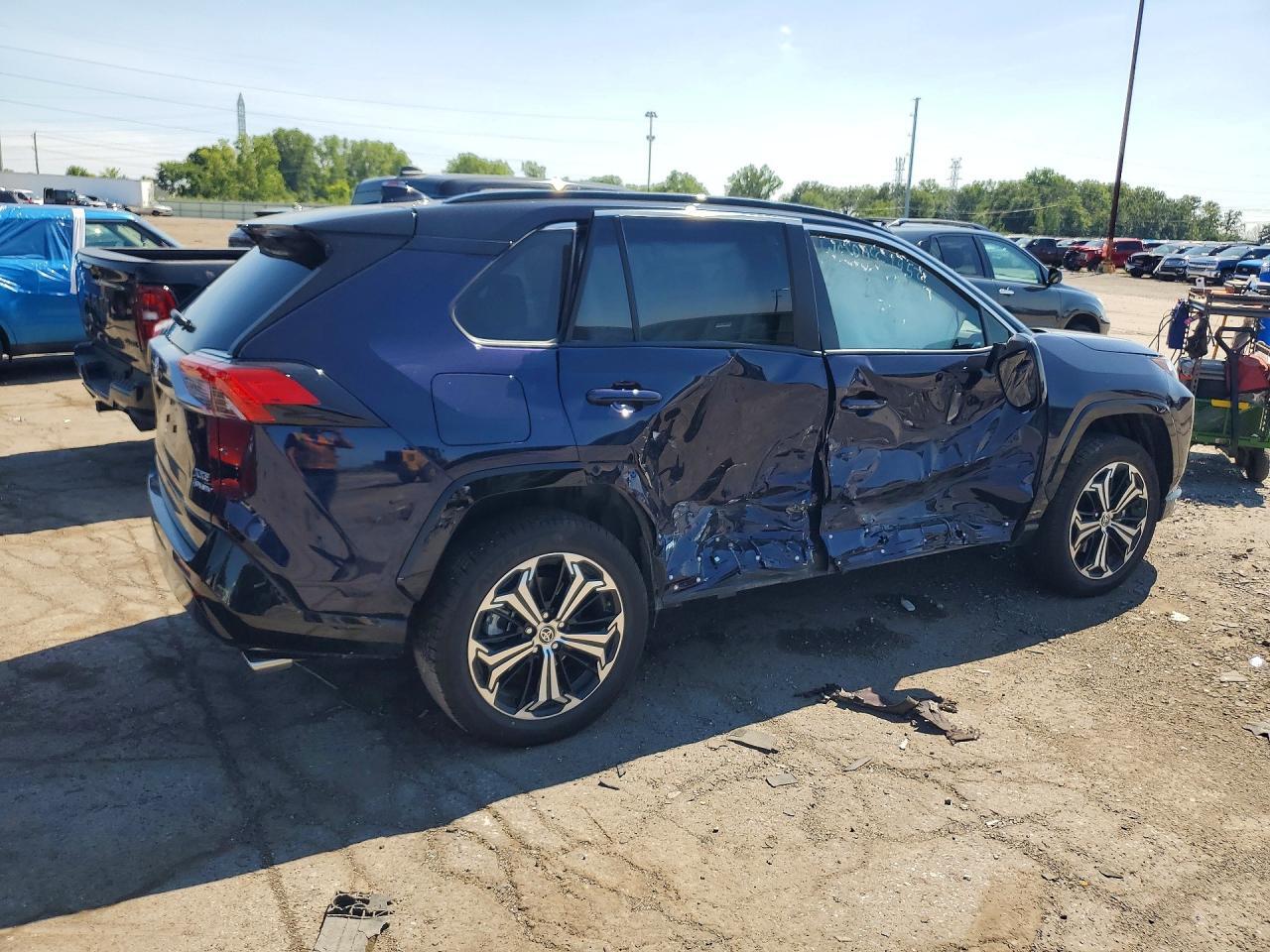 2025 TOYOTA RAV4 XSE — Фото 3 из 13