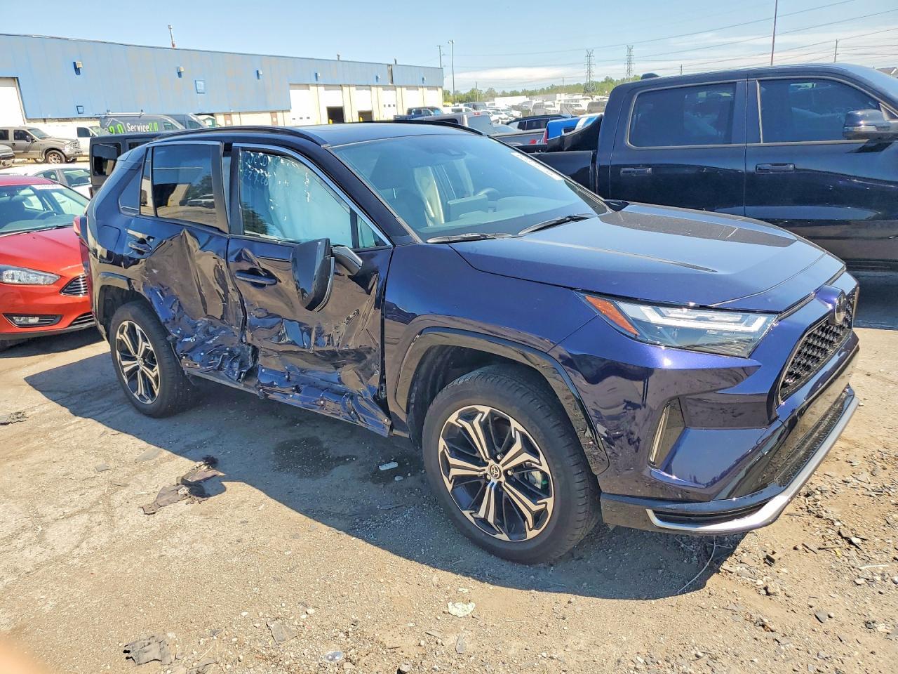 2025 TOYOTA RAV4 XSE — Фото 4 из 13