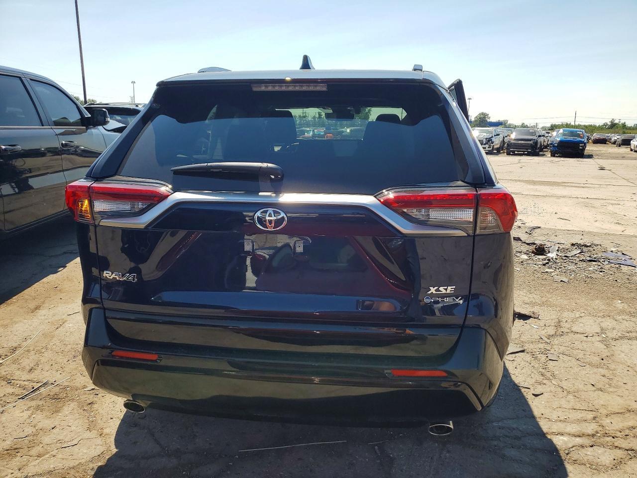 2025 TOYOTA RAV4 XSE — Фото 6 из 13