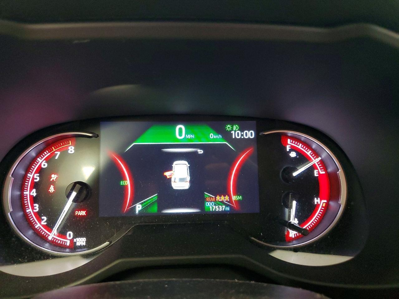 2025 TOYOTA RAV4 XLE PREMIUM — Фото 9 из 13