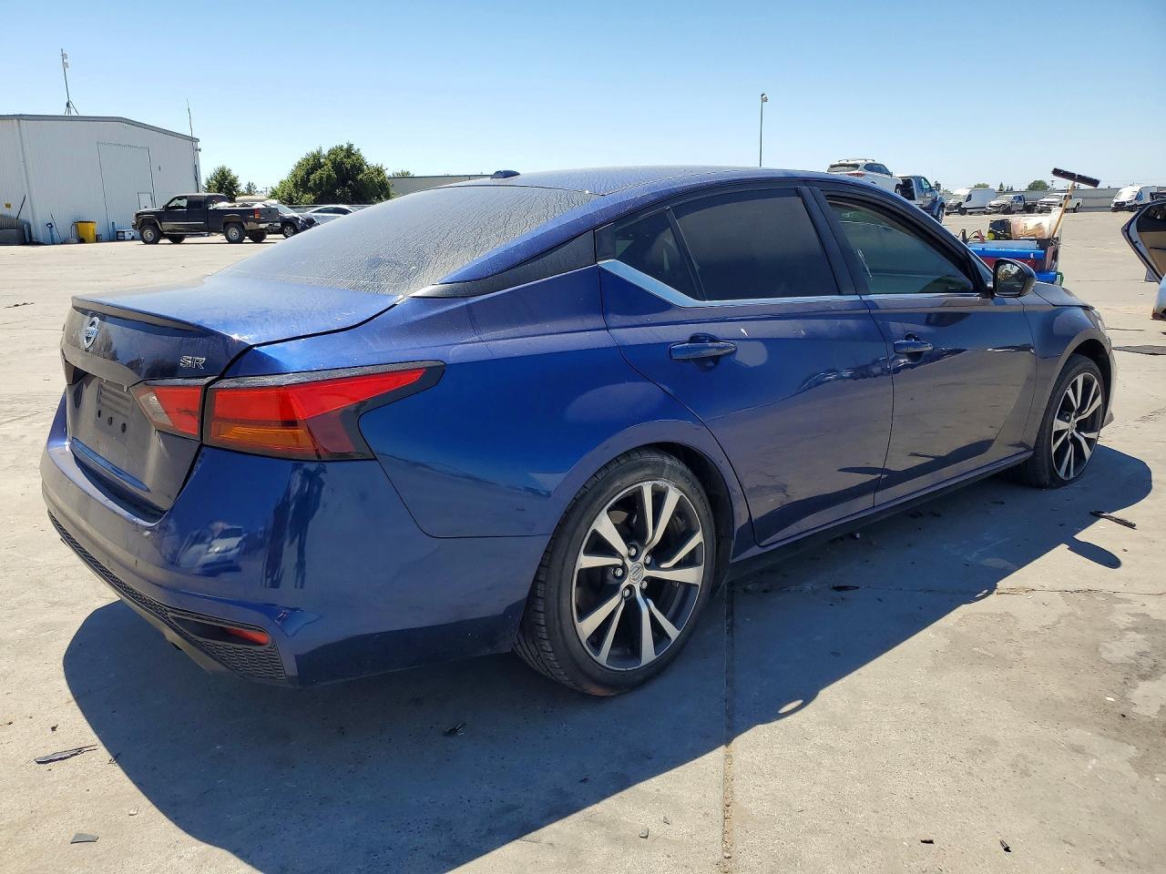 2021 NISSAN ALTIMA SR — Фото 3 из 12
