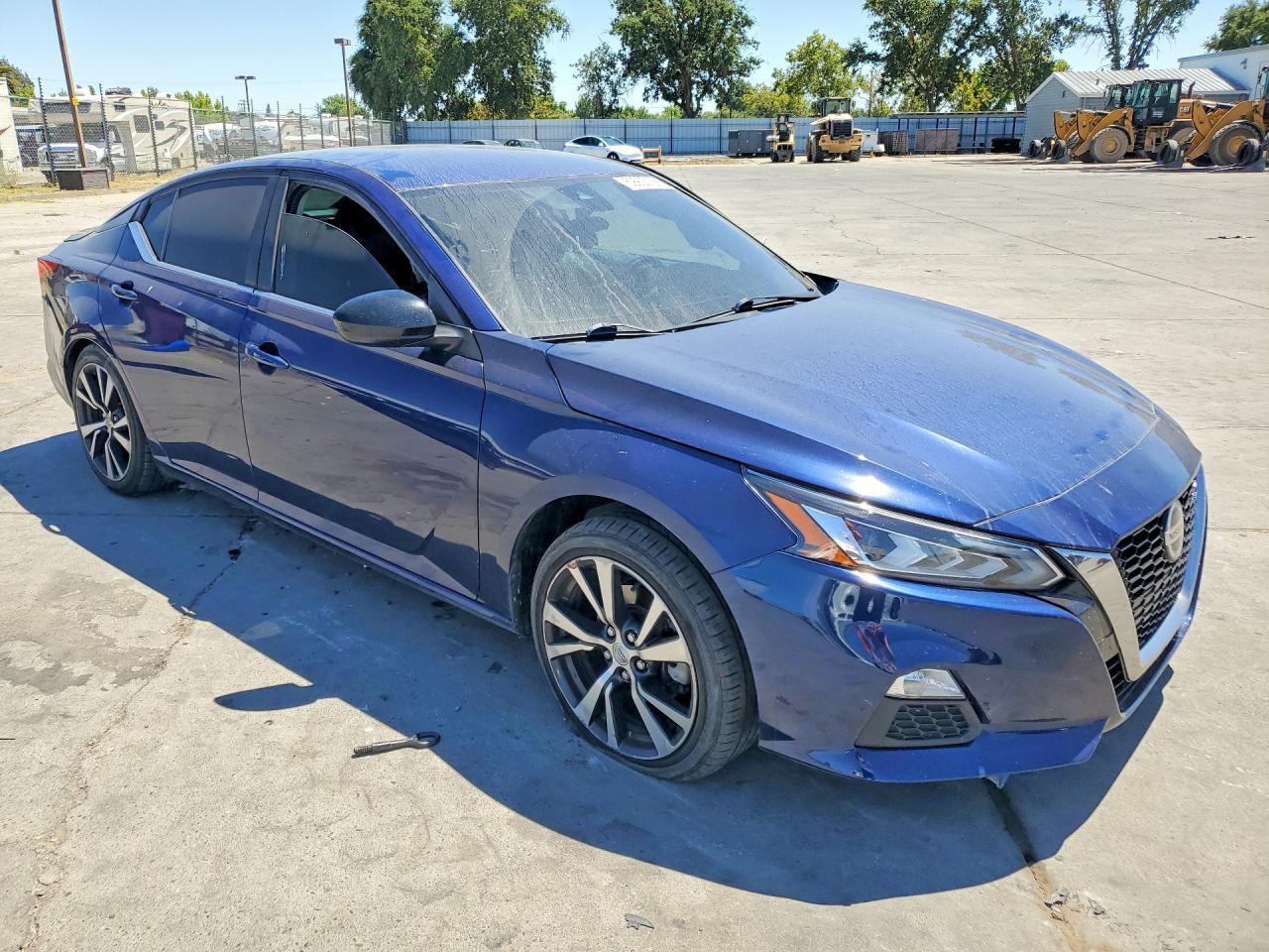 2021 NISSAN ALTIMA SR — Фото 4 из 12