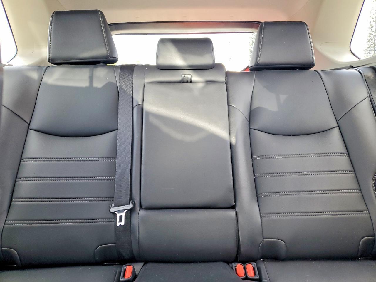 2025 TOYOTA RAV4 XLE PREMIUM — Фото 10 из 13