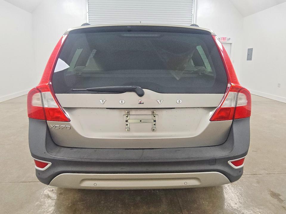 2011 VOLVO XC70 3.2 — Фото 6 из 12