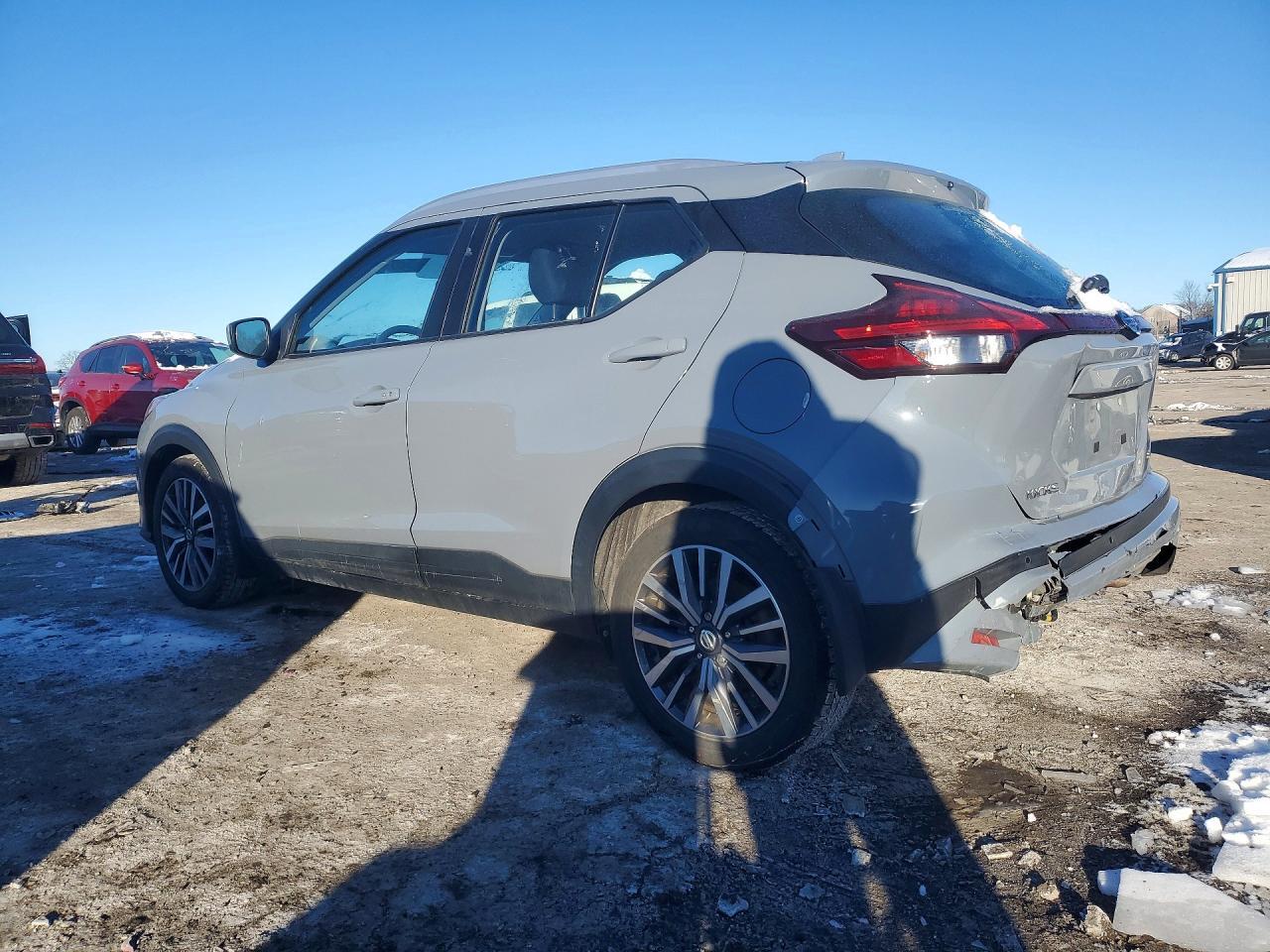 2021 NISSAN KICKS — Фото 2 из 12