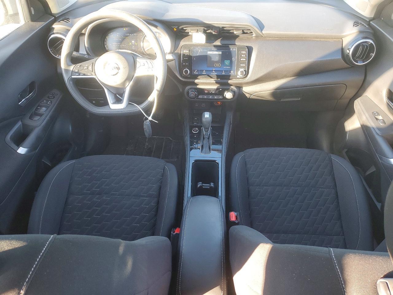 2021 NISSAN KICKS — Фото 8 из 12
