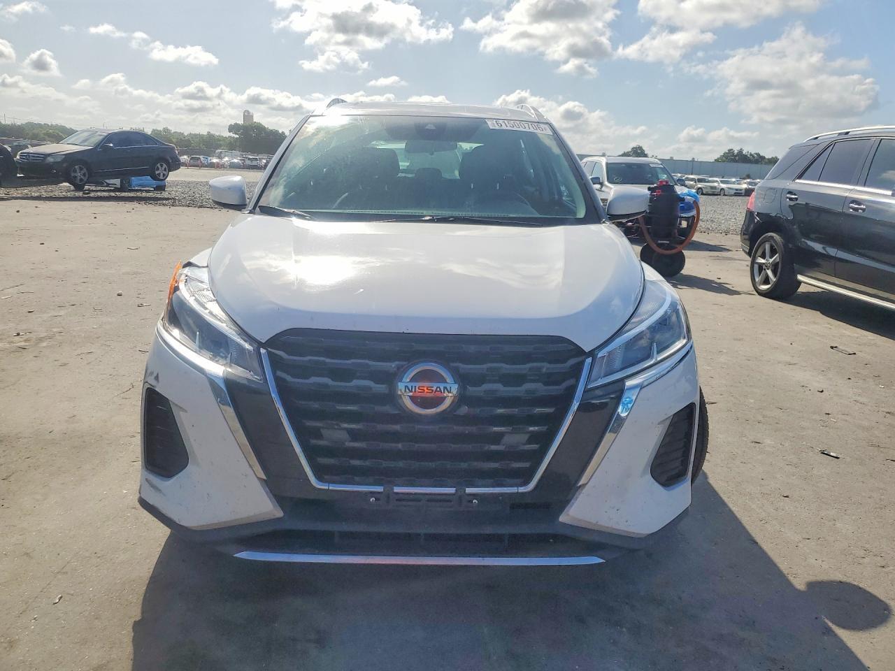2021 NISSAN KICKS SV — Фото 5 из 13