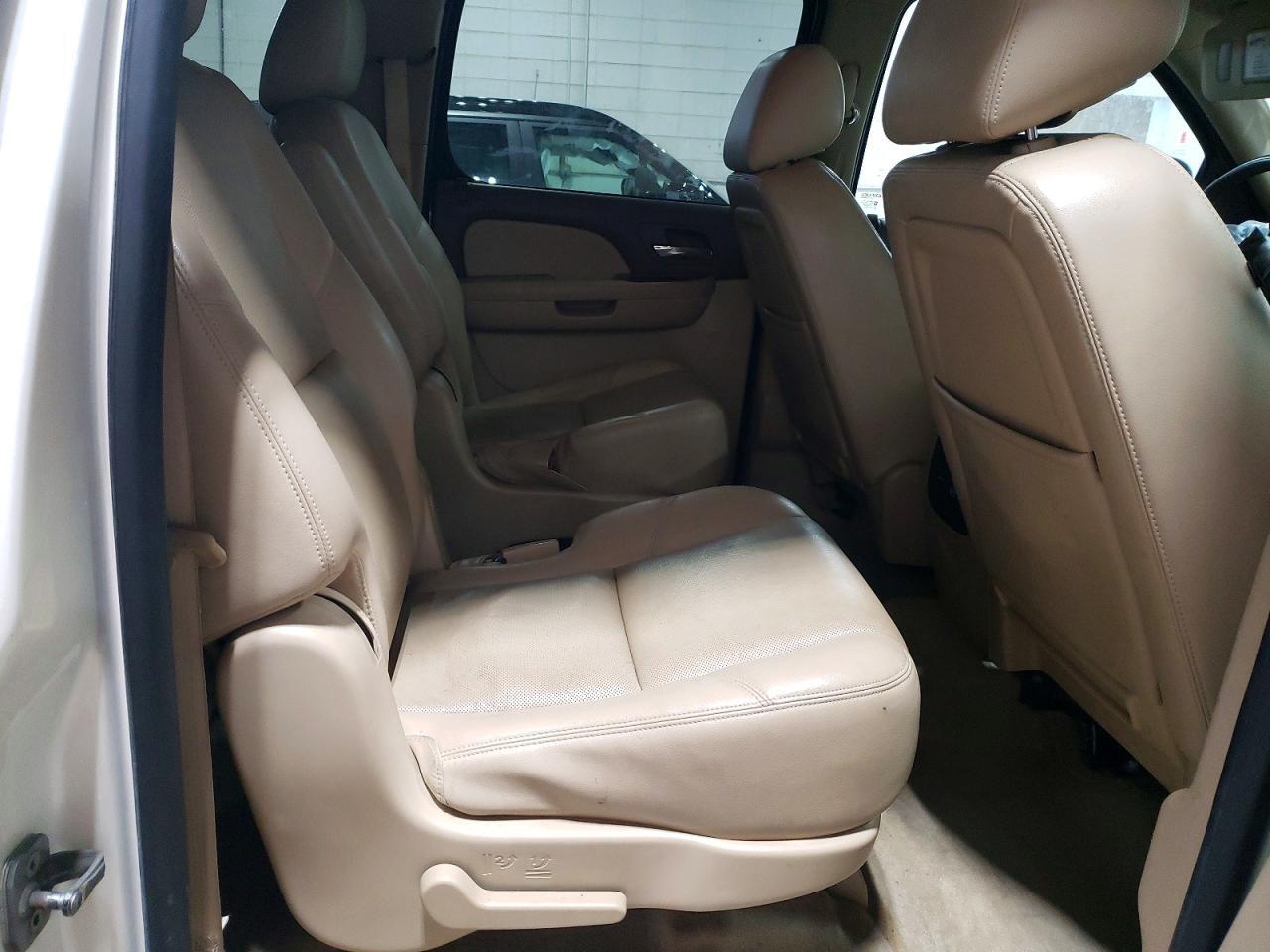 2014 CHEVROLET SUBURBAN K1500 LTZ — Фото 11 из 14