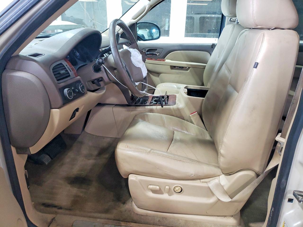 2014 CHEVROLET SUBURBAN K1500 LTZ — Фото 7 из 14