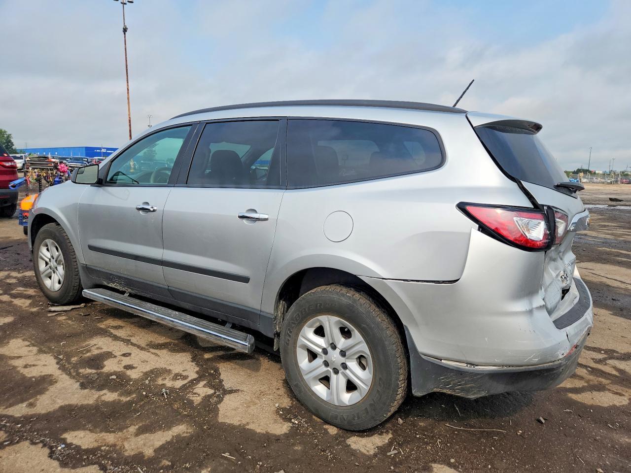 2014 CHEVROLET TRAVERSE LS — Фото 2 из 13