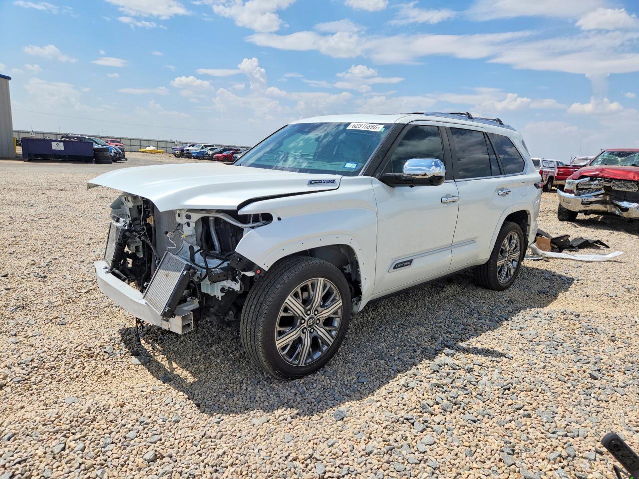 2025 TOYOTA SEQUOIA 7SVAAABAXSX070148