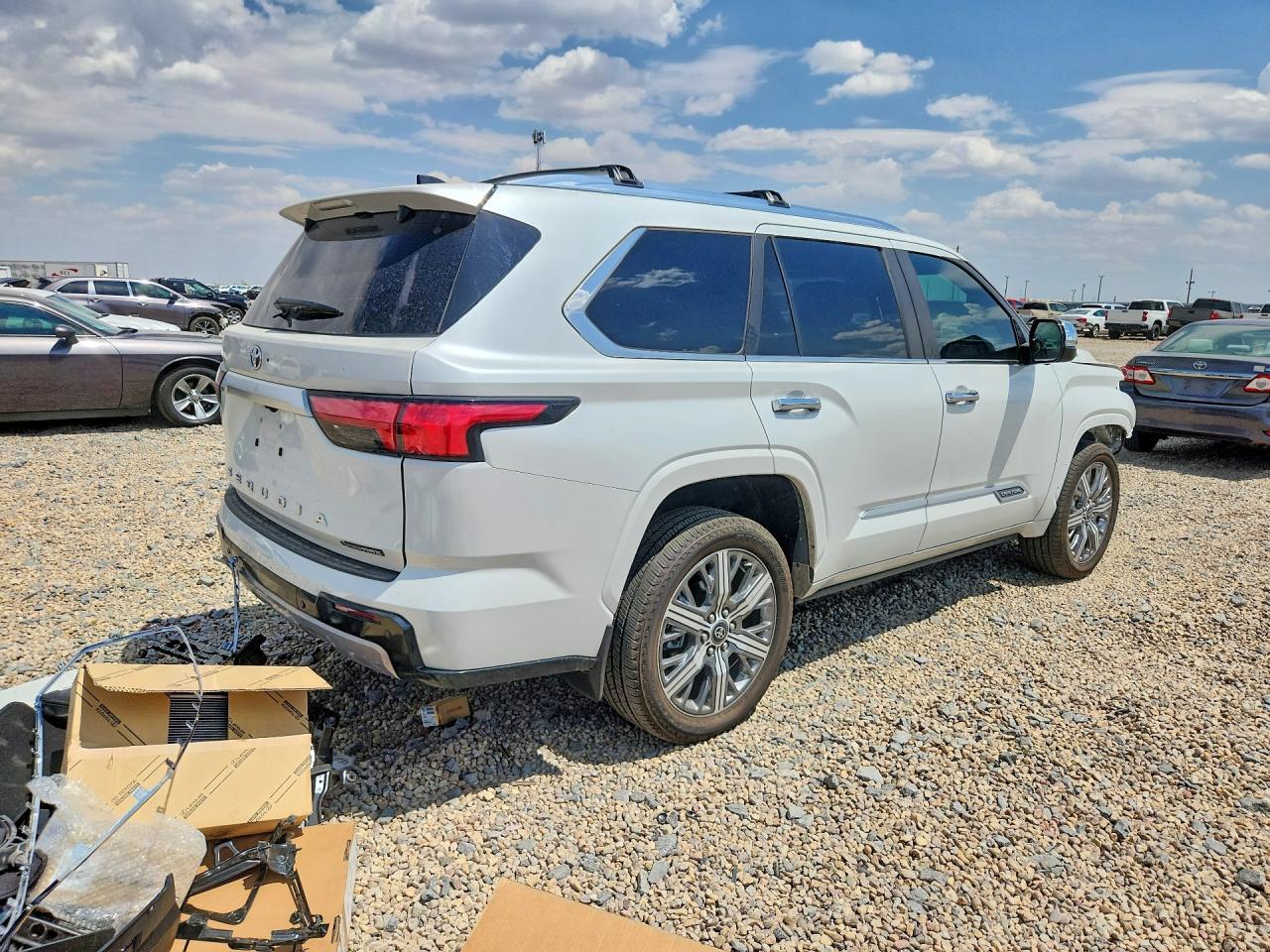 2025 TOYOTA SEQUOIA CAPSTONE — Фото 3 из 14